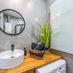 Legit - Old Town Apartment *